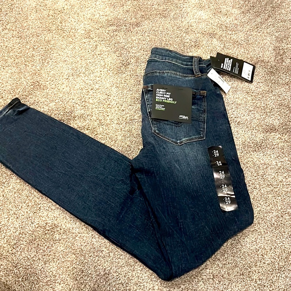 New silver jeans Avery curvy fit high rise skinny leg w24 l29